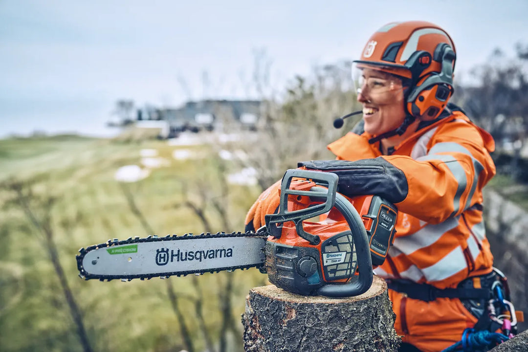 Husqvarna T542i XP® batteridrevet motorsav til træplejere